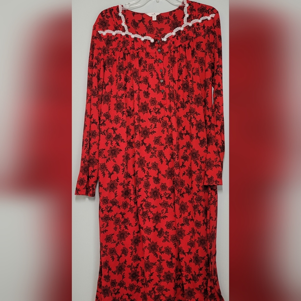 SECRET Treasures Red and Black Gown Robe Midi Maxi XL 16-18